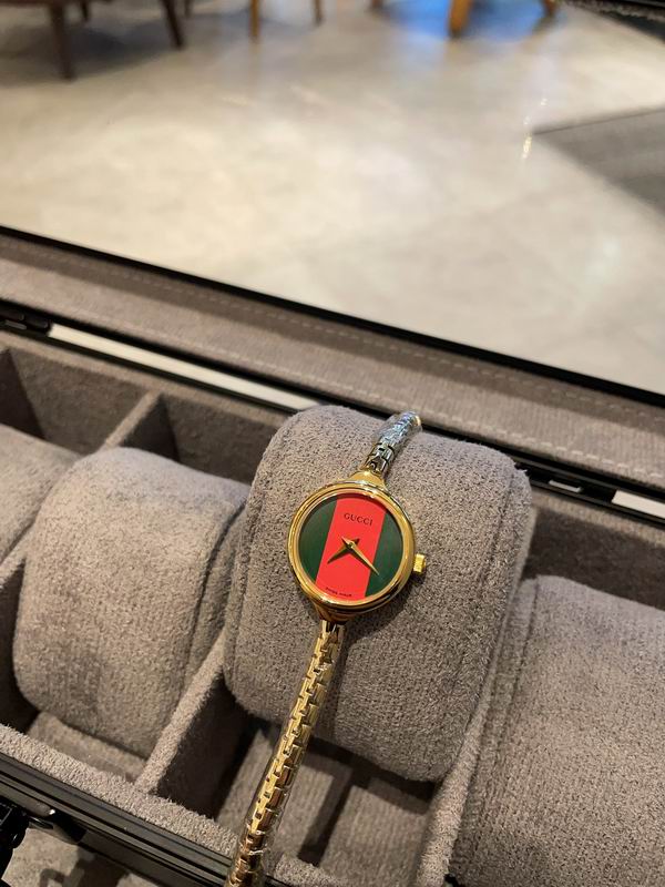 Gucci Vintage Ladies Gold-Plated Bangle Watch