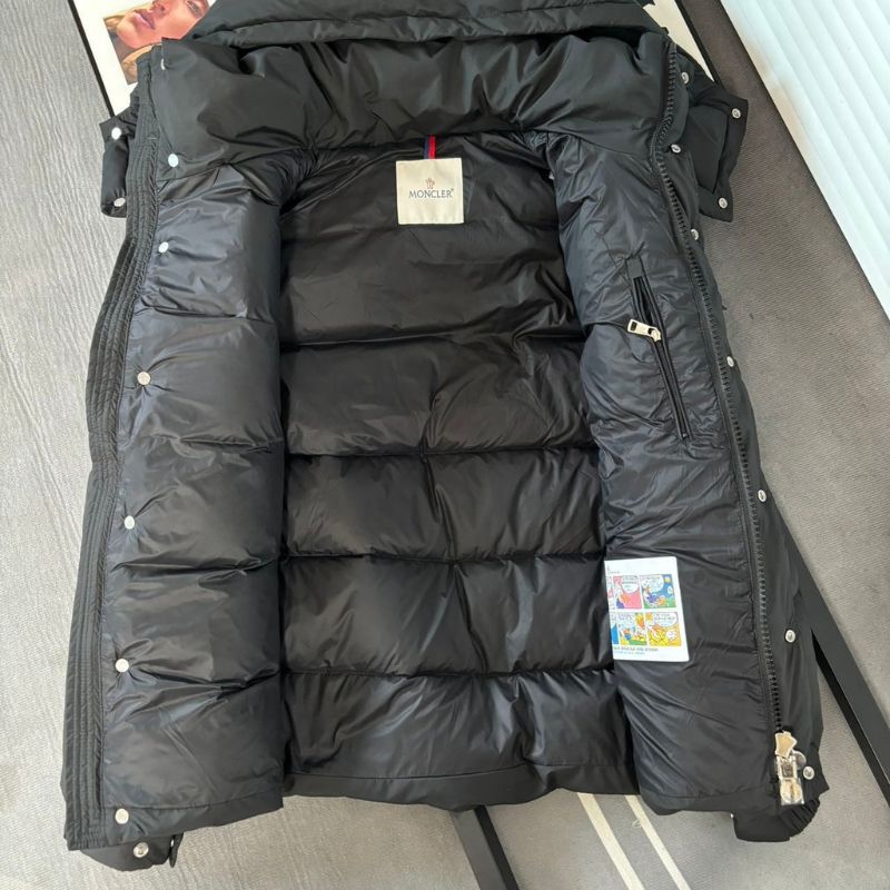 Moncler Mengkou Matte Down Jacket